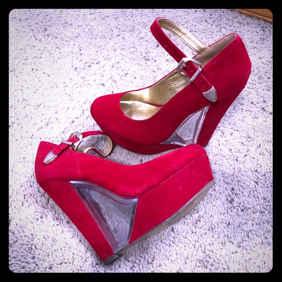 Red Wedges - Picture 1 of 1